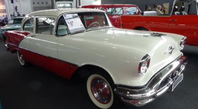 1956 Oldsmobile 88 – Exterior and Interior – Retro Classics Stuttgart 2022