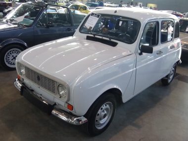 1985 Renault R4 – Exterior and Interior – Retro Classics Stuttgart 2024