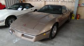 1985 chevrolet corvette c4 targa 2