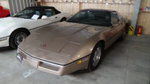 1985 chevrolet corvette c4 targa 2